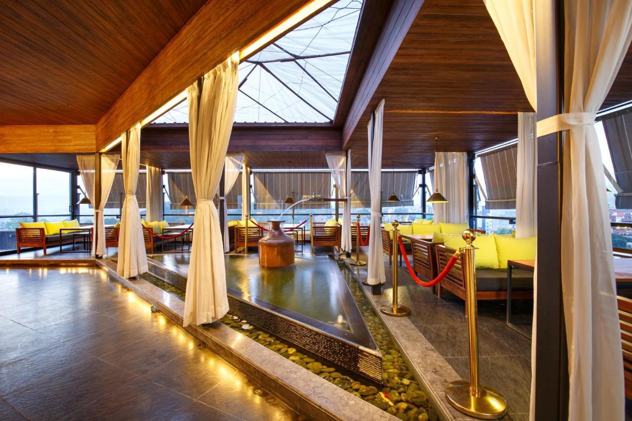 Hotel Ambassador By Ace Hotels Kathmandu Exteriör bild
